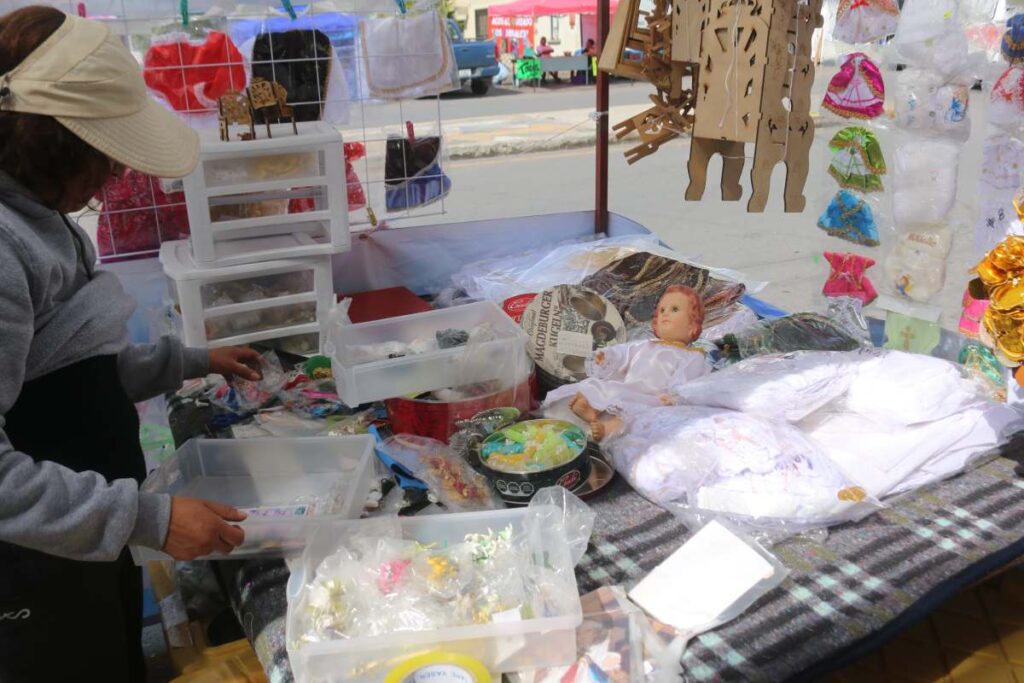  Los vestidos para niño Dios que vende entre 60 y 280 pesos