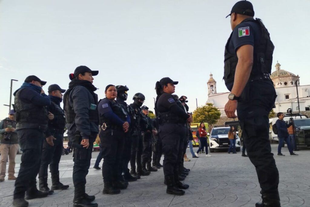 El comandante Gerardo Olvera coordinó la distribución del personal y dio inicio al operativo Barredora