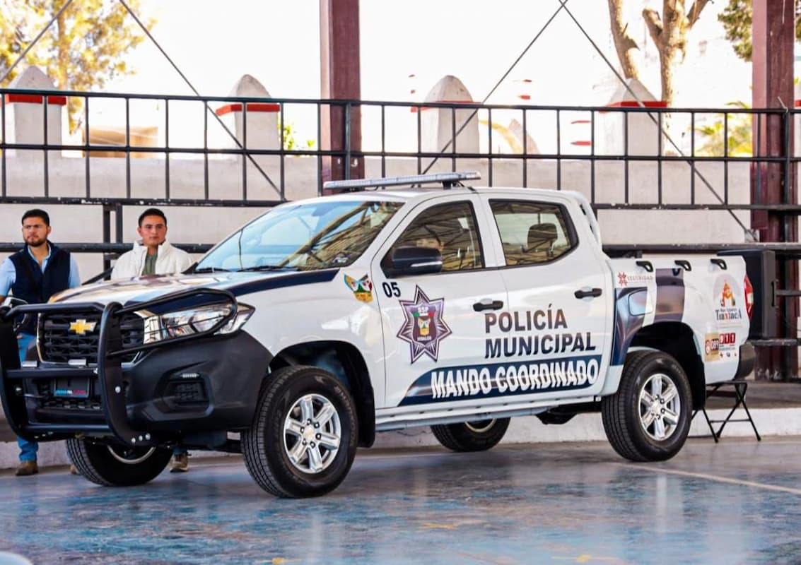 Con esta entrega, se refuerzan las capacidades de los cuerpos de seguridad en San Agustín Tlaxiaca
