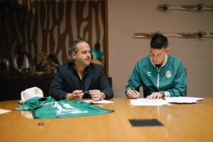 James Rodríguez firmó su contrato como nuevo jugador de León