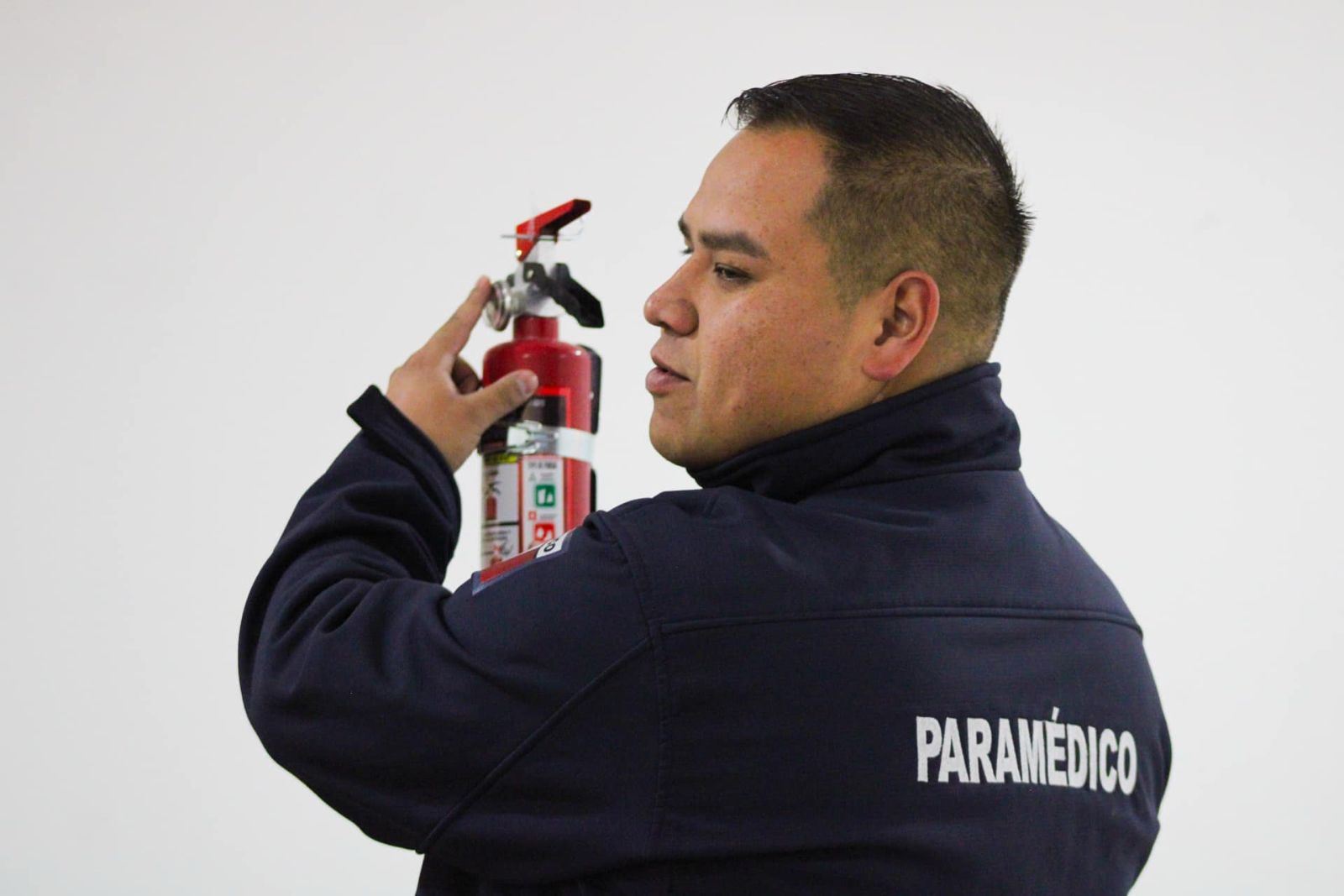 El Presidente Municipal encabezó la entrega de extintores como parte de las acciones para fortalecer la seguridad