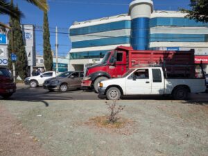 Sin lesionados, pero con daños materiales tras el choque en Pachuca