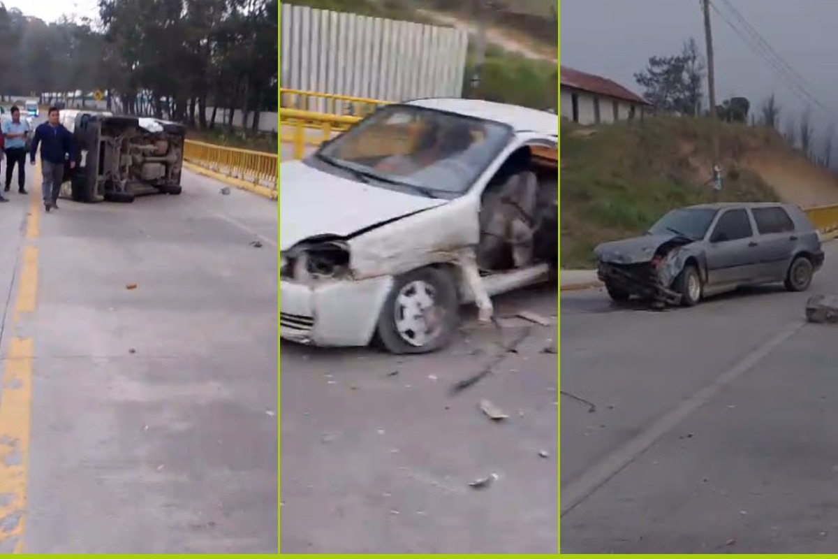 Vehículos involucrados en el accidente registrado en Zacualtipán
