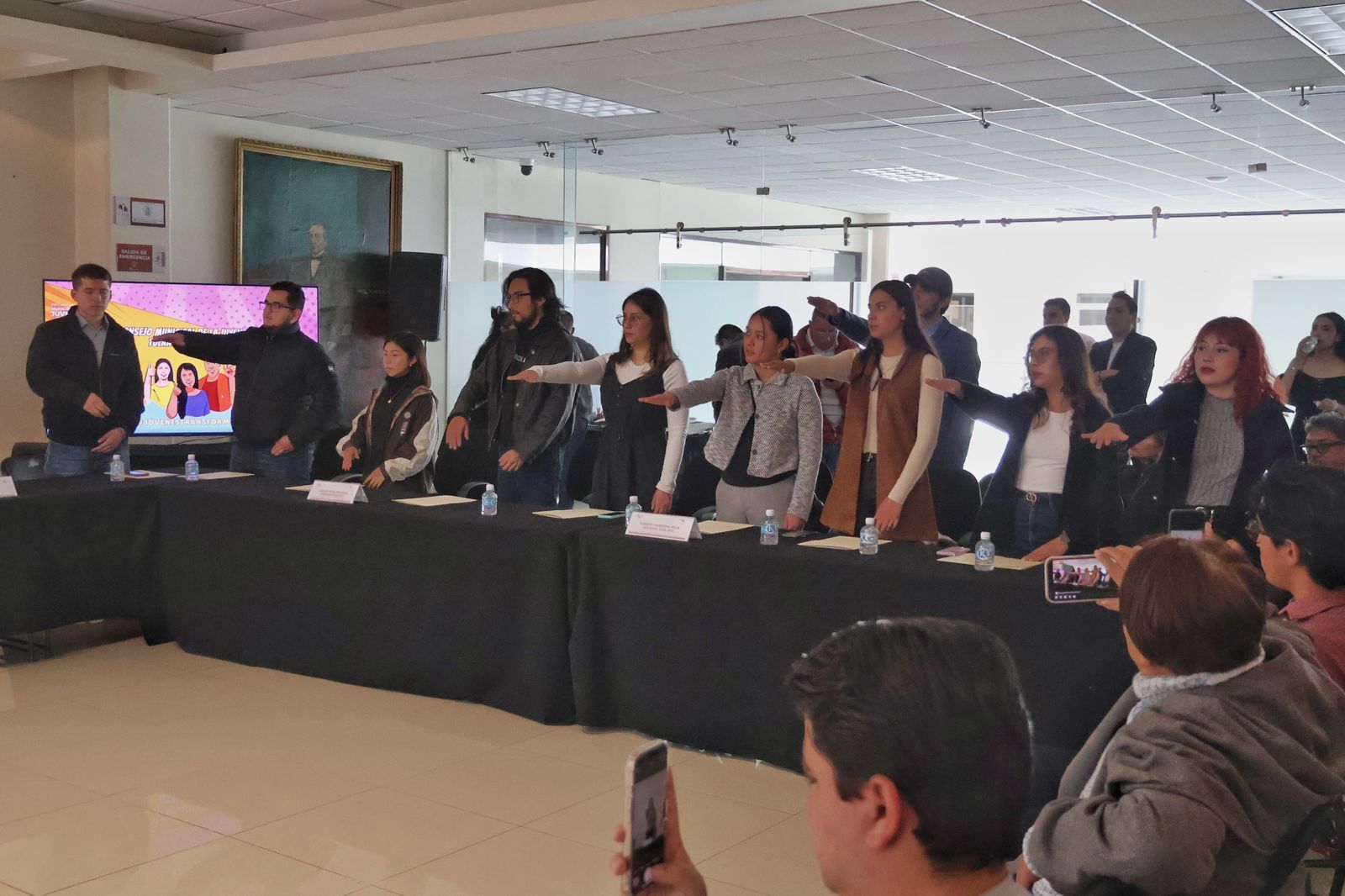 Durante la ceremonia, se destacó la importancia de atender las problemáticas que afectan a los jóvenes, como el manejo de emociones