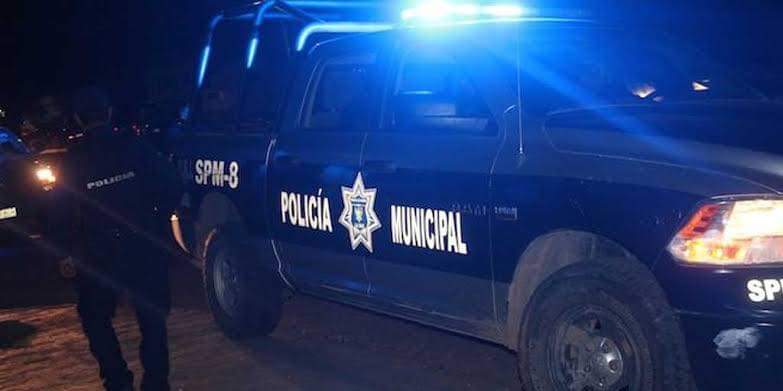 En Tula, delincuentes aprovechan distracción para asaltar una tienda de conveniencia