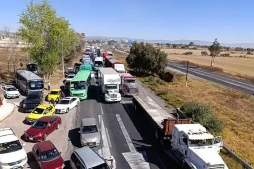 El paro de transportistas generará caos en la carretera México-Pachuca y otras vialidades claves