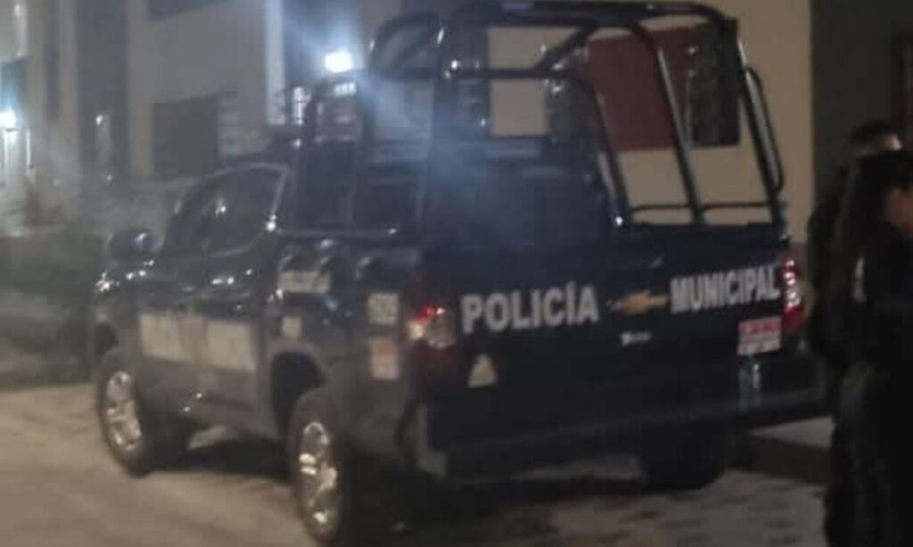 Tlahuelilpan: Camioneta con hidrocarburo ilegal vuelca en plena madrugada