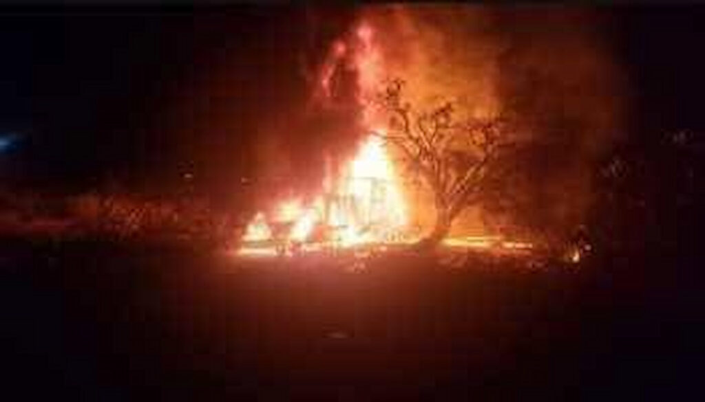 Tlahuelilpan: Aseguran una toma clandestina tras el incendio de camionetas