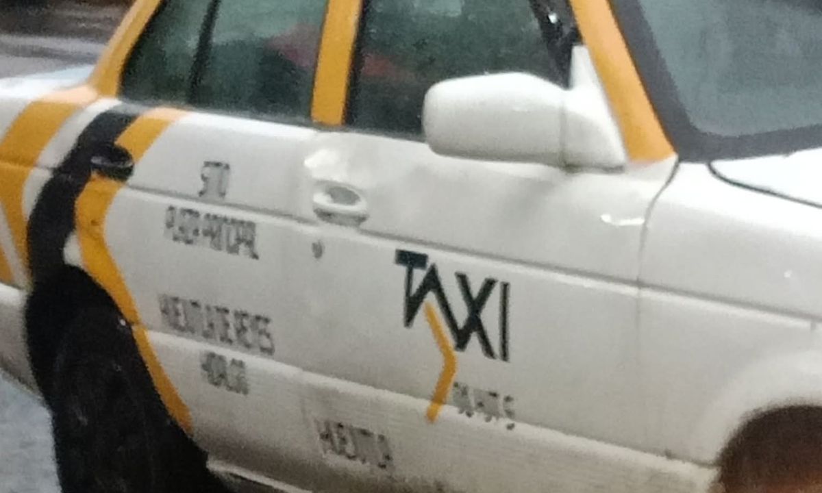 Los taxistas son acusados por los usuarios de negar el servicio en ciertos horarios y destinos | Foto: Salomón Hernández