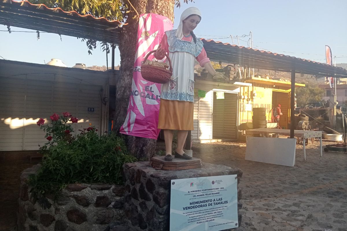 En Metzquititlán, hay un Monumento a las Vendedoras de Tamales | Foto: Martha Sáenz