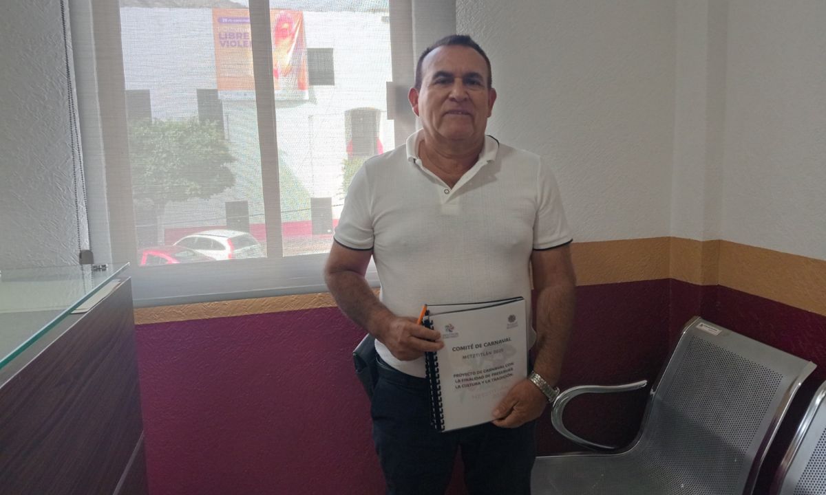 Josafat Pérez Vite presentó su propuesta para el carnaval | Foto: Martha Sáenz