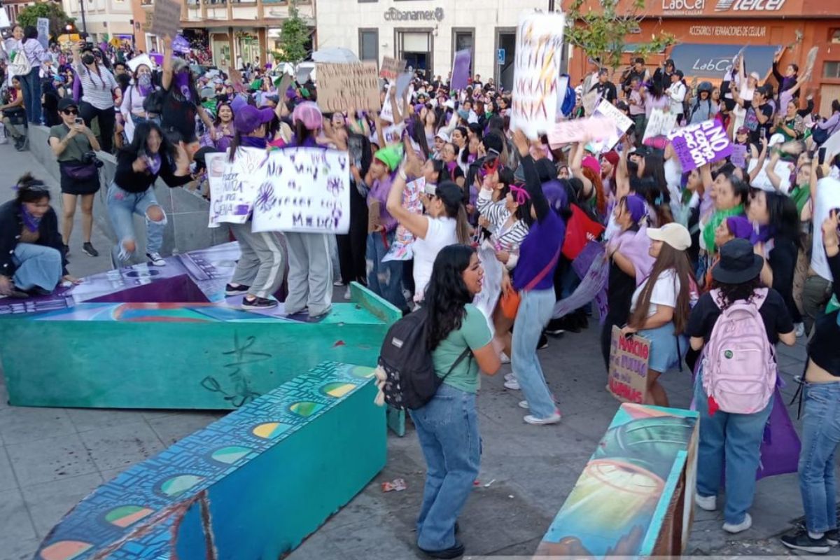 Mujeres se preparan para la marcha del 8 de marzo en Pachuca