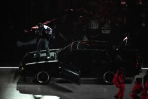 Super Bowl: Kendrick Lamar deslumbra en el medio tiempo con mensaje poderoso