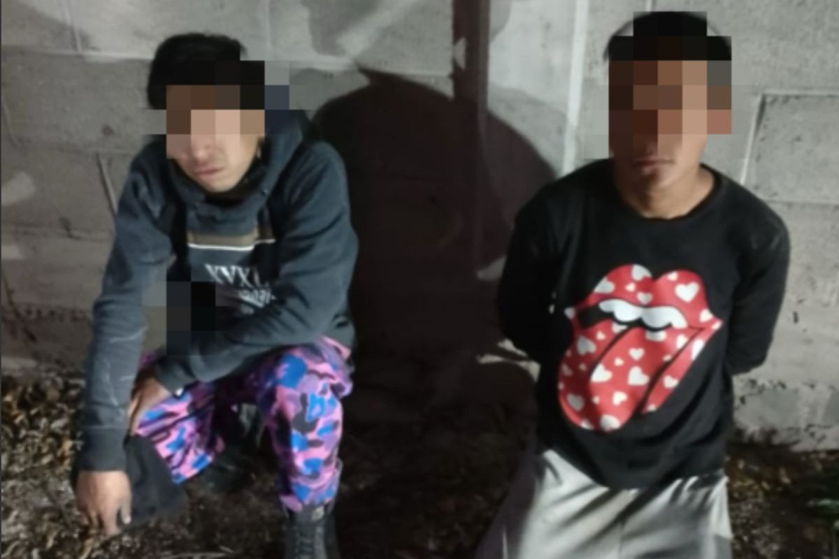 Vecinos de la localidad de Tianguistengo, Tepeji del Río, amarraron y golpearon a dos hombres a los que señalaron de robar cable eléctrico