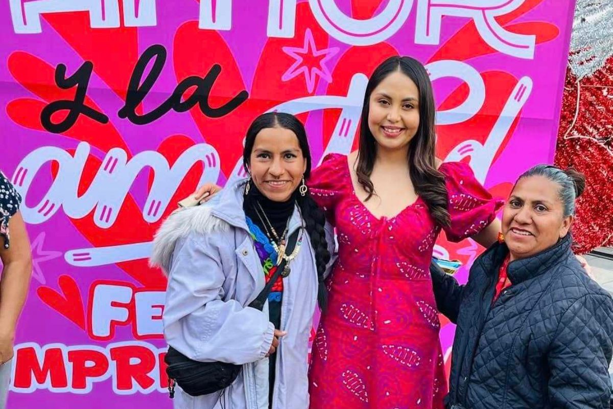 El evento, organizado por la Instancia Municipal de la Mujer, permitió que las participantes exhibieran y comercializaran sus productos y servicios