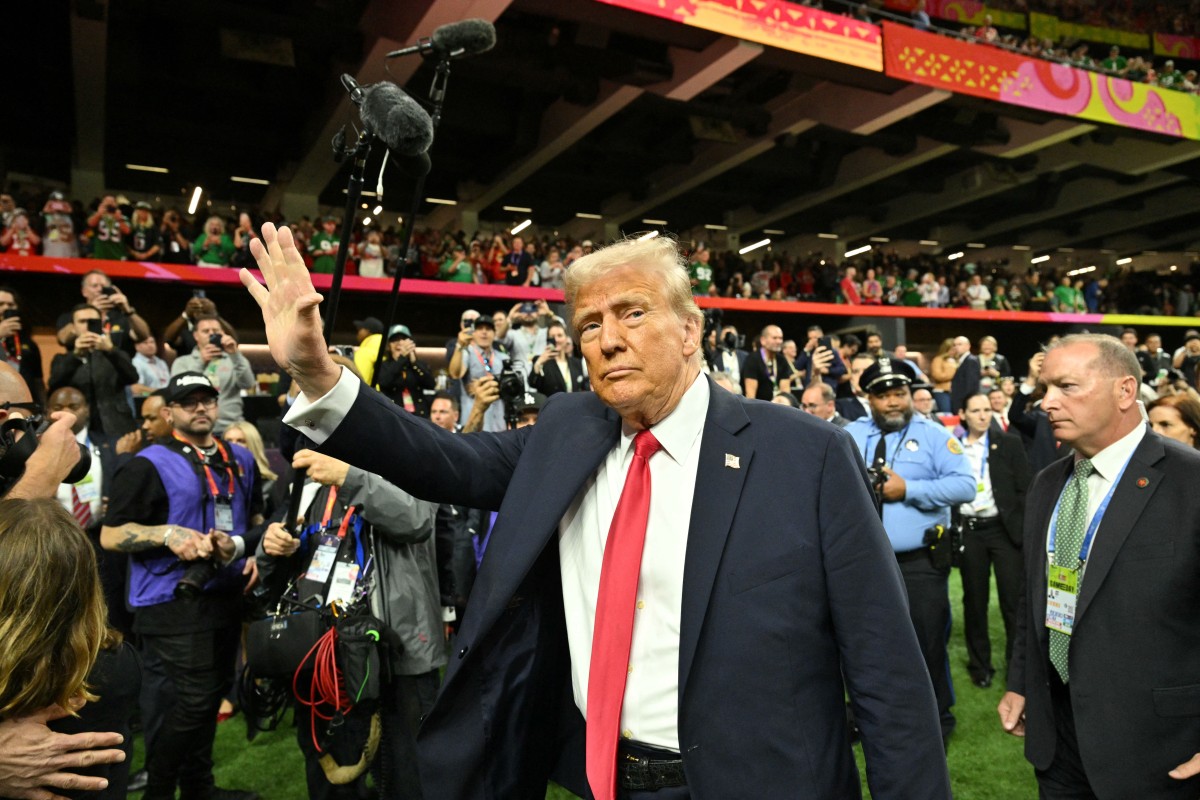 Donald Trump hace acto de presencia en el Super Bowl LIX, generando reacciones encontradas Foto: AFP 