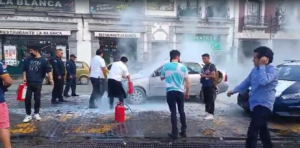 Vecinos y policías lograron controlar el fuego en la Plaza Independencia de Pachuca