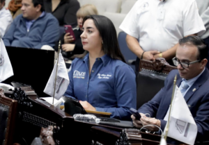 Diputada Mónica Reyes Martínez presenta la iniciativa en el Congreso de Hidalgo.