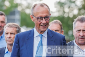 Friedrich Merz descartó una posible coalición con AfD, buscando formar un gobierno estable para enfrentar desafíos internacionales