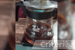 El café que aquí se sirve proviene de productores de San Bartolo Tutotepec, Tenango de Doria y Huehuetla