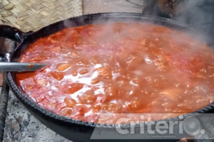 Hongos silvestres, quelites y flores como el cempasúchil forman parte de la gastronomía ancestral de la región