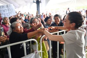 Con más de 2.3 millones de beneficiarios en Veracruz, los programas para el bienestar siguen transformando vidas y se afianzan para siempre en la Constitución