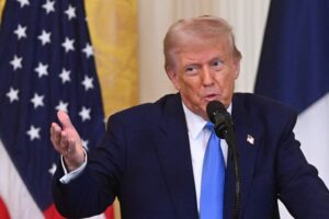 Donald Trump confirma que los aranceles a México y Canadá entrarán en vigor según lo programado
