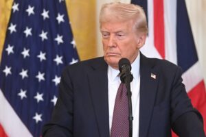 México y Canadá buscan evitar los aranceles, mientras Trump mantiene su ultimátum