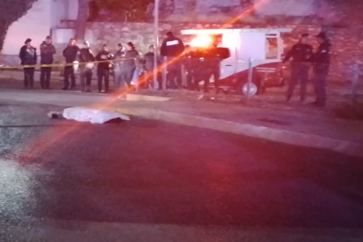 Autoridades de Pachuca acordonaron el área tras el lamentable incidente en un puente vehicular