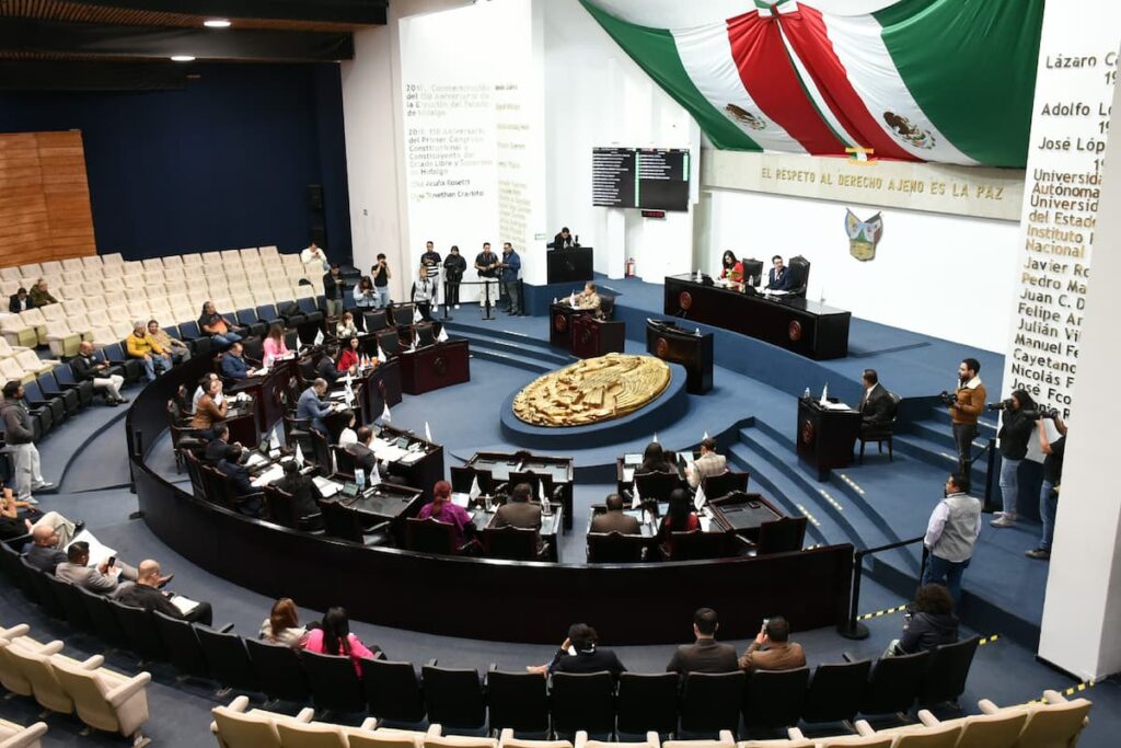 Durante la sesión del Congreso, Julián Nochebuena destacó la importancia de la pensión compensatoria