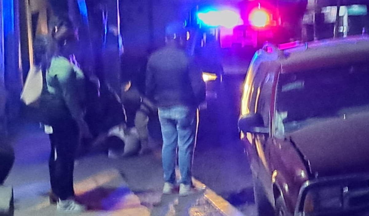 La víctima del asalto fue despojada de 93 mil pesos por tres sujetos armados