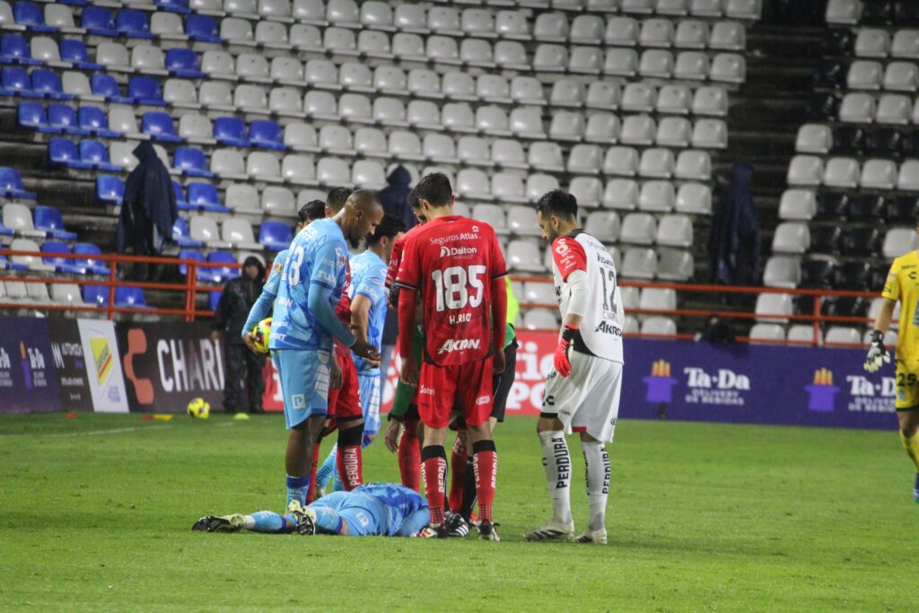 ¡Par de donas! Pachuca y Atlas no se hacen daño en un partido lluvioso en el Hidalgo 