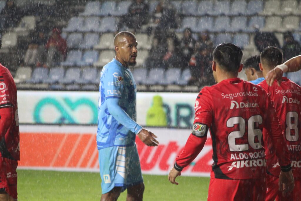 ¡Par de donas! Pachuca y Atlas no se hacen daño en un partido lluvioso en el Hidalgo 