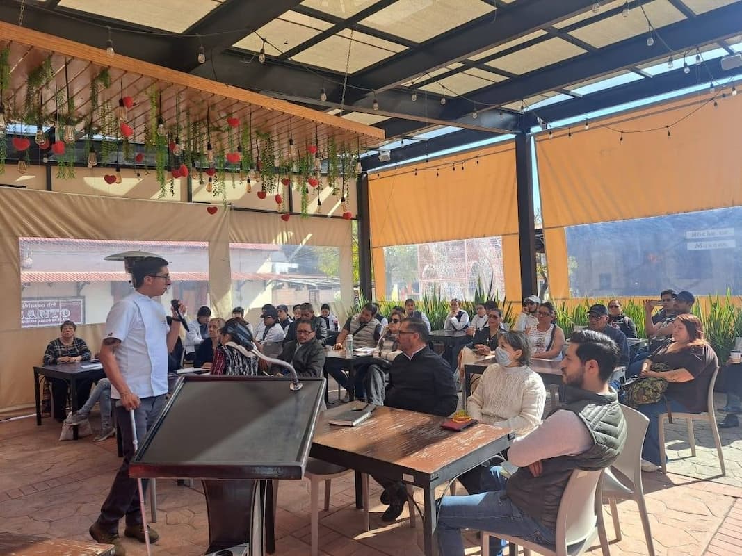 La jornada inicial se llevó a cabo en el vagón cafetería del DIF municipal y estuvo enfocada en los primeros pasos para el emprendimiento en el sector