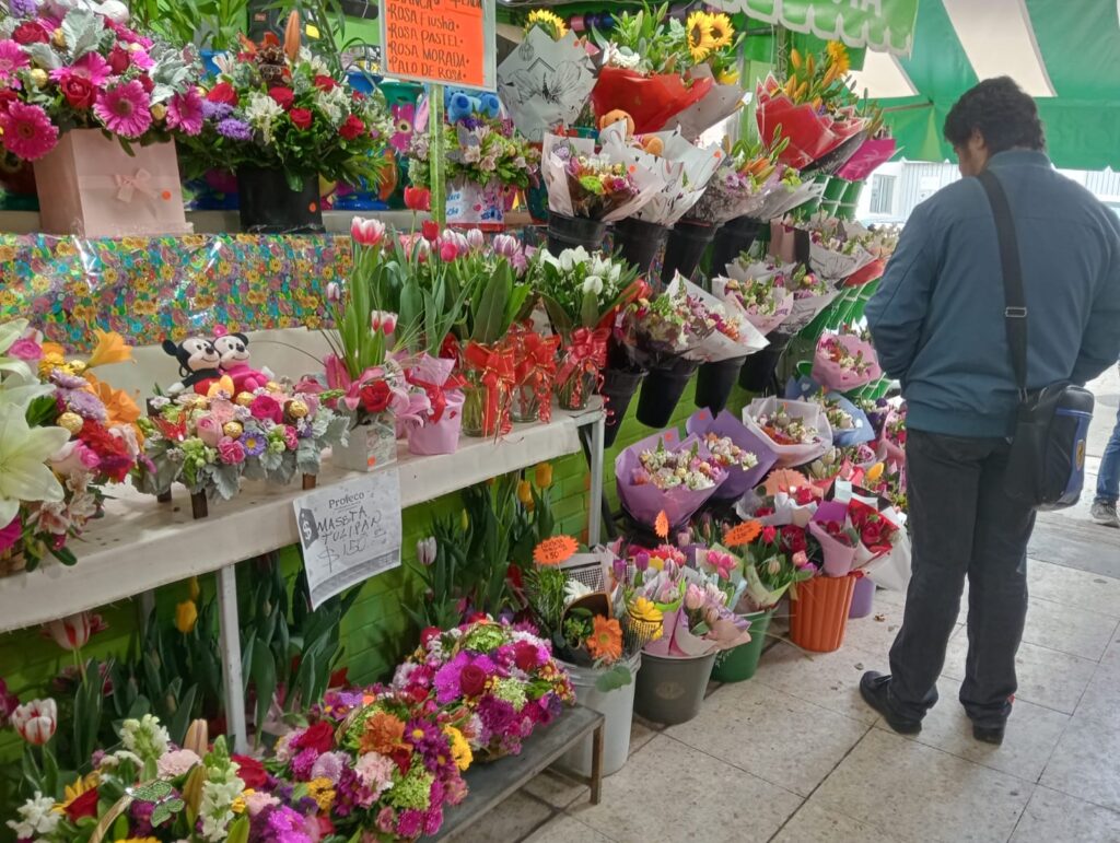 En este Día del Amor y la Amistad, ¿de cuánto fue el gasto y qué regalos se compraron?