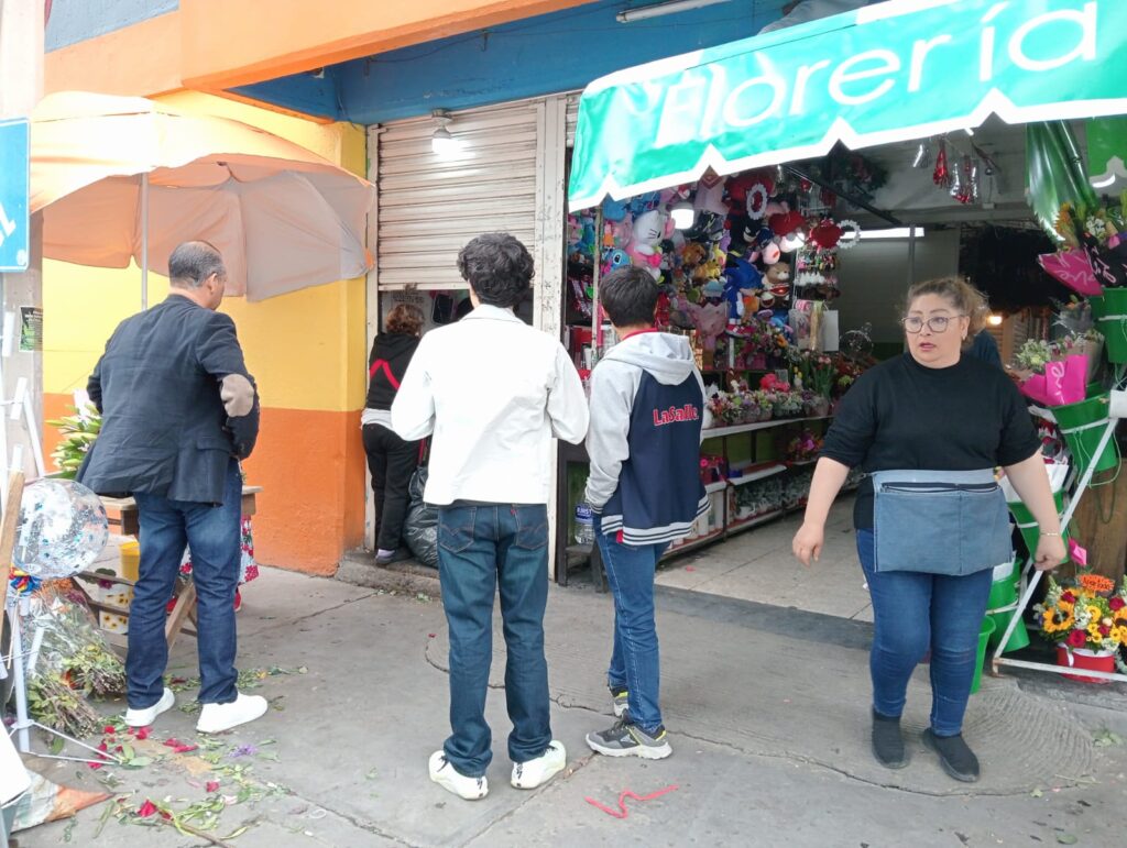 En este Día del Amor y la Amistad, ¿de cuánto fue el gasto y qué regalos se compraron?