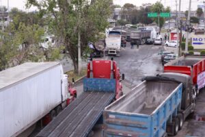 Autoridades buscan soluciones para el tráfico en Pachuca, pero los problemas persisten