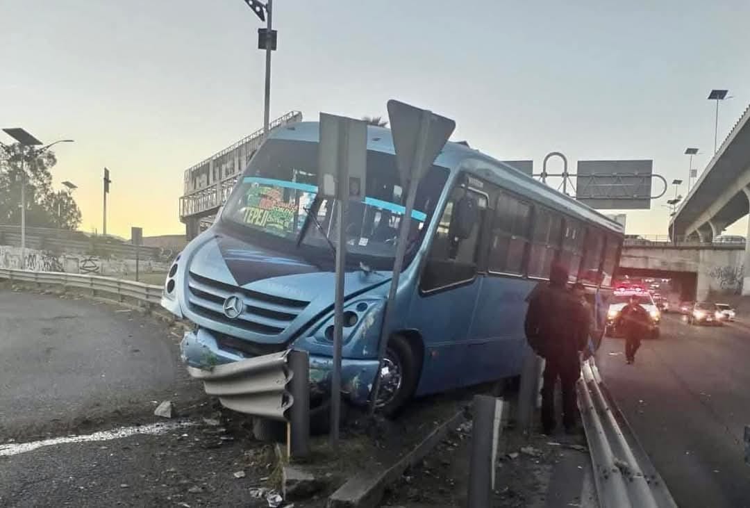 Tepeji del Río: Accidente de AMMOSA moviliza a la policía y servicios de emergencia