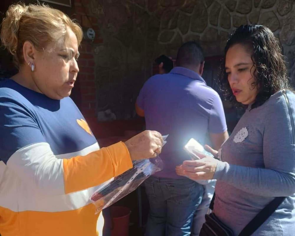 Entre las opciones disponibles para los asistentes se encuentran pláticas y conferencias, la hora del cuento, obras de teatro, cursos y talleres, tardes literarias y otras actividades diseñadas para incentivar el aprendizaje y la creatividad en niños, jóvenes y adultos