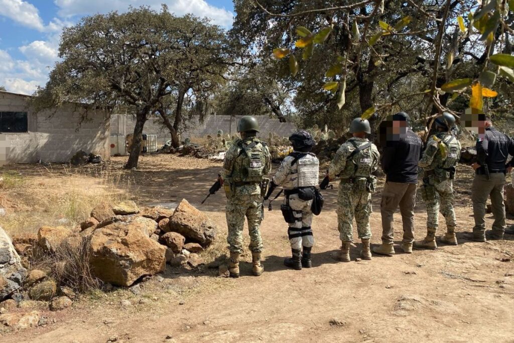Aseguran hidrocarburo tras cateos de la FGR en Cuautepec de Hinojosa; ¿hubo detenidos?