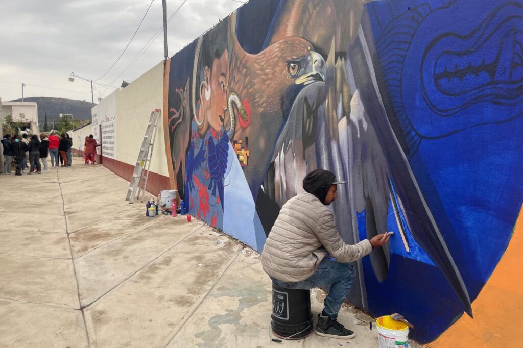 Los murales en la primaria Melchor Ocampo son financiados por el ayuntamiento y padres de familia