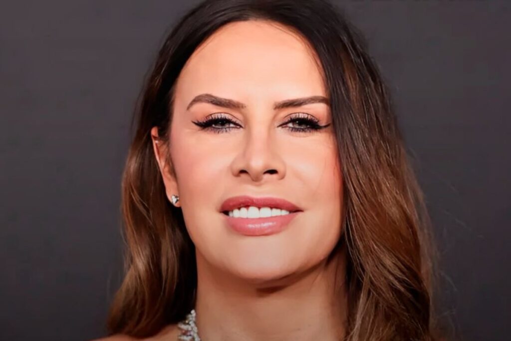Karla Sofía Gascón, en la polémica por mensajes ofensivos; cerró su cuenta de X