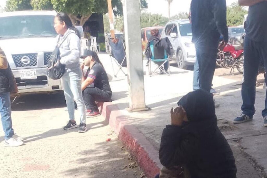 ¿Qué pasó en el IMSS? Hombre acababa de ser atendido y se desplomó; perdió la vida