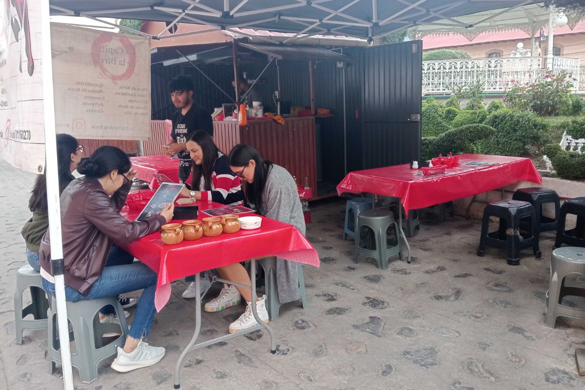 El comerciante señaló que el día más concurrido fue el domingo, a pesar de que la celebración tuvo lugar el viernes | Foto: Martha Sáenz 