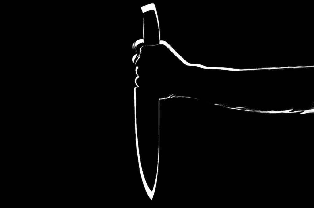 En Xochimilco, hombre apuñala a su expareja y luego intenta quitarse la vida