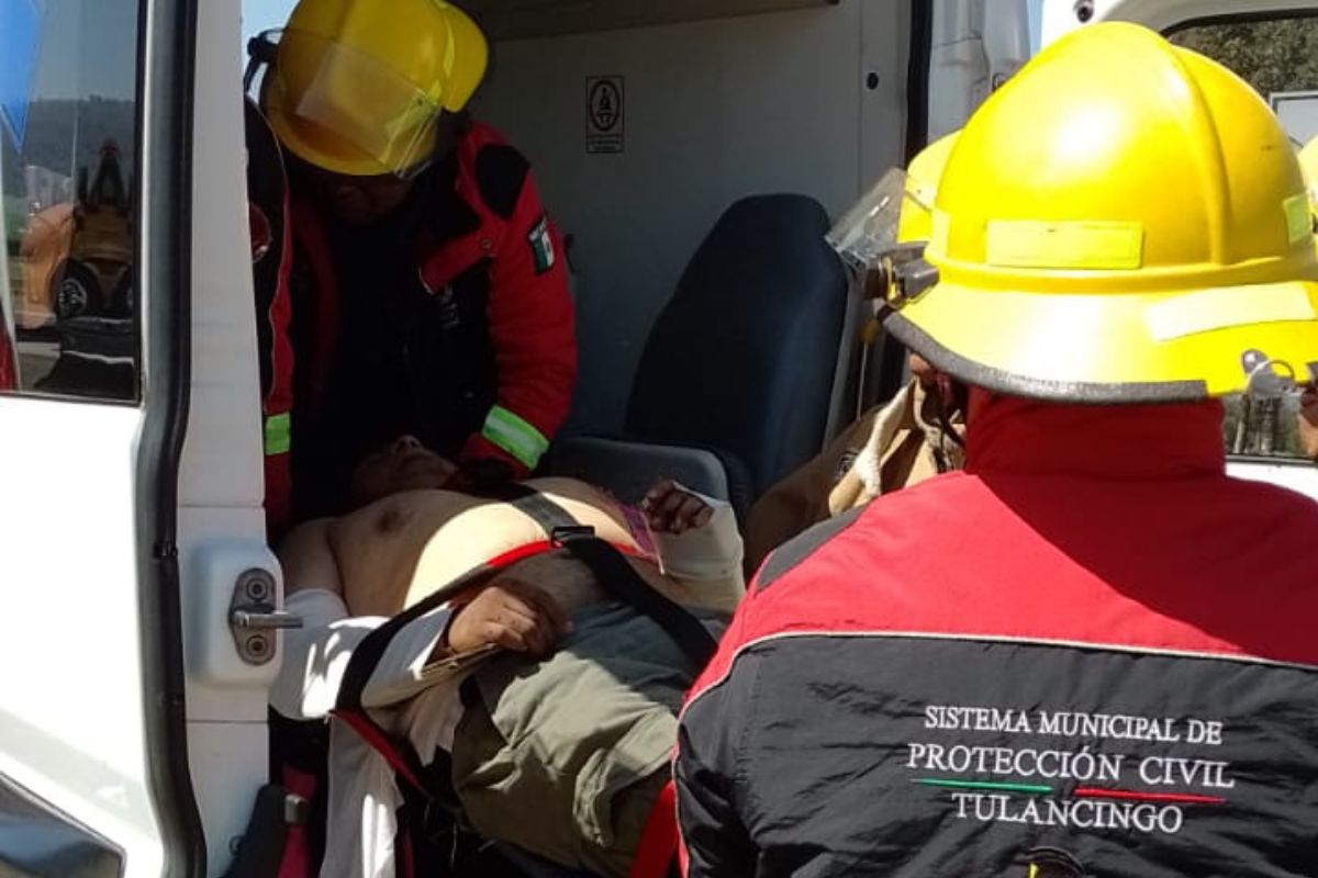 Elementos de la Guardia Nacional resguardaron la zona del accidente en espera del Ministerio Público