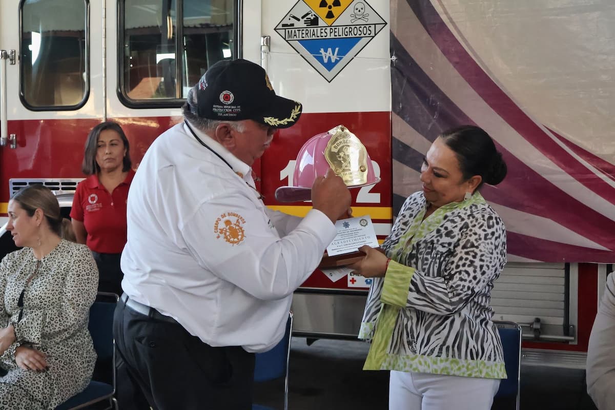 Durante el recorrido, se resaltó que el Heroico Cuerpo de Bomberos de Tulancingo cumple 125 años al servicio de la ciudadanía