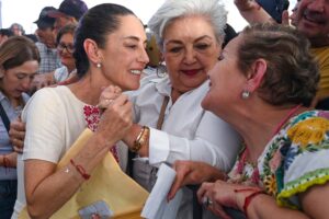 La presidenta resalta el papel de México como un país soberano y libre en su discurso en Colima