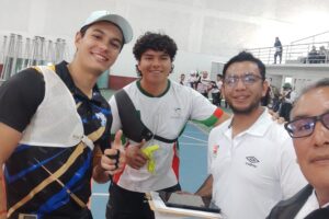 Oldair Zamora Lira, entrenador y competidor, se sube al podio con el segundo lugar en la categoría bowhunter.