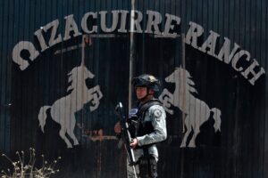 Restos óseos, prendas personales y hasta una carta de despedida fueron encontrados en el rancho, lo que aumenta la gravedad del caso